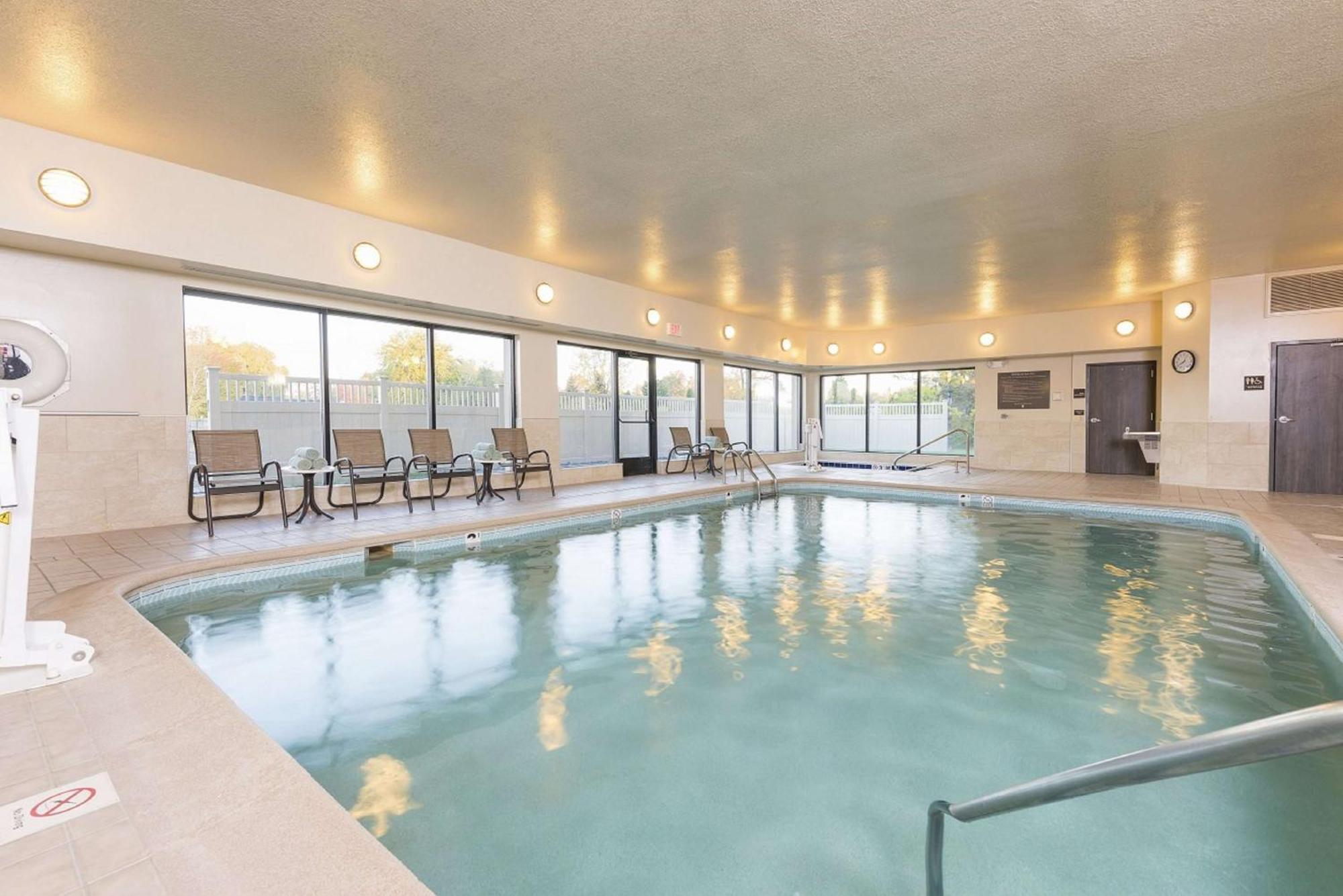 Hampton Inn Mount Pleasant Kültér fotó