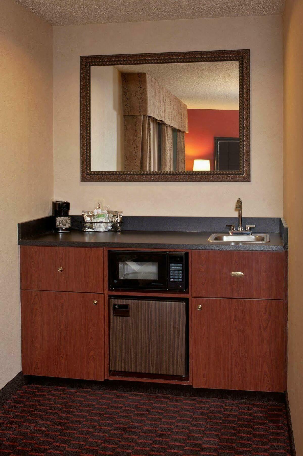 Hampton Inn Mount Pleasant Kültér fotó