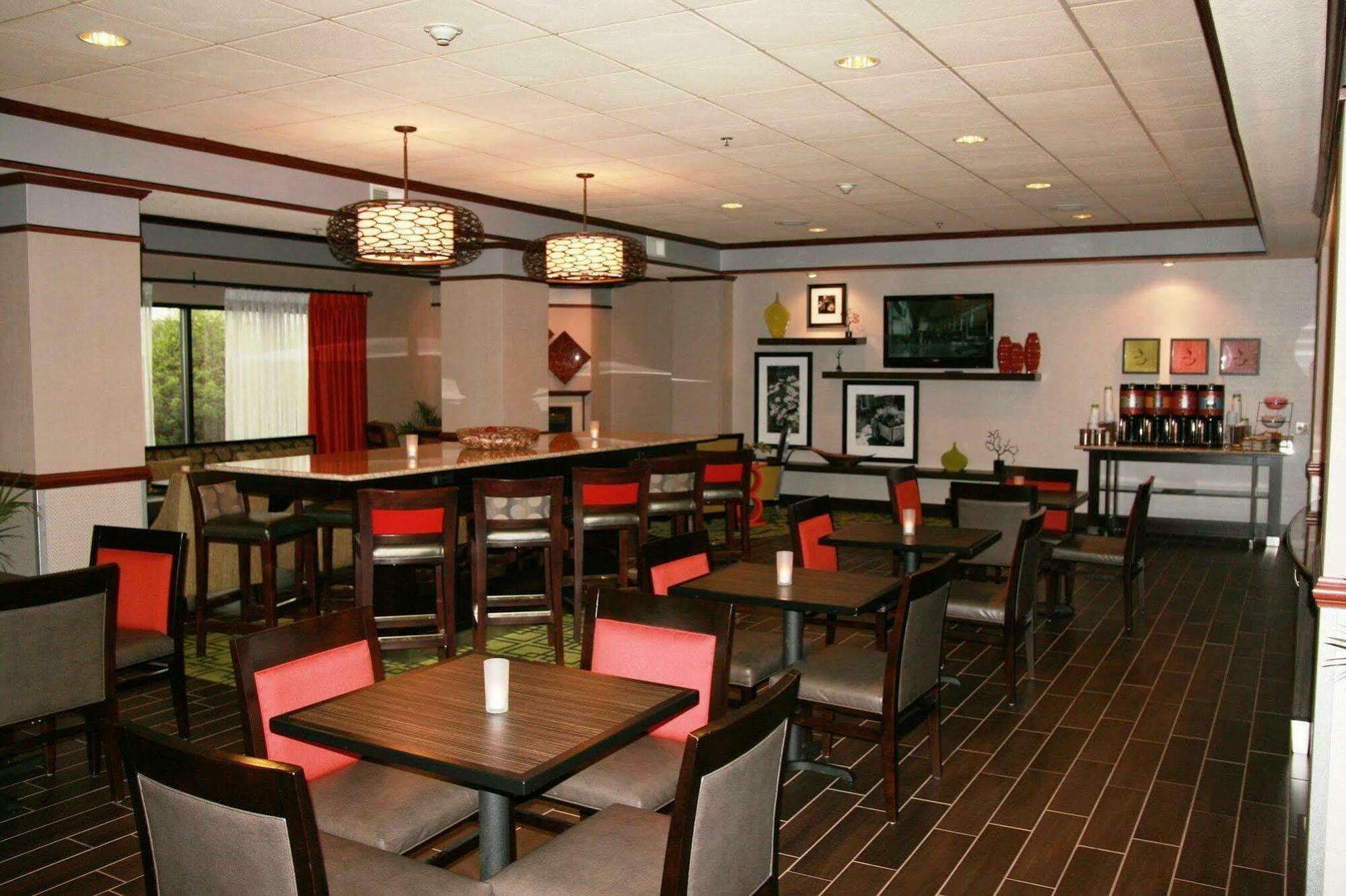 Hampton Inn Mount Pleasant Étterem fotó