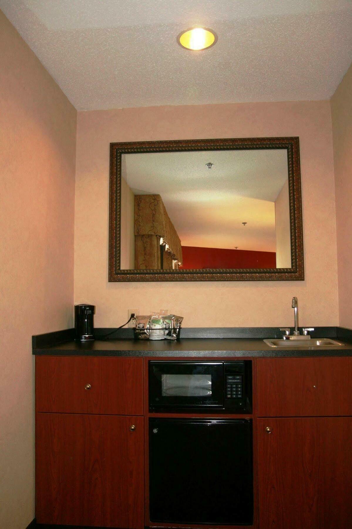 Hampton Inn Mount Pleasant Kültér fotó